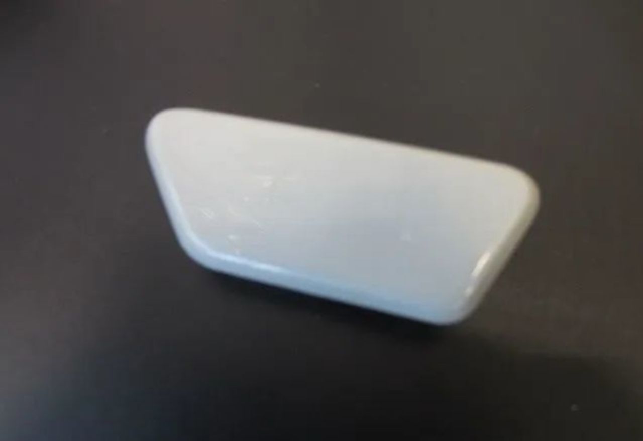 Крышка форсунки омывателя фары на Mitsubishi Outlander 3 (GF) 2012>