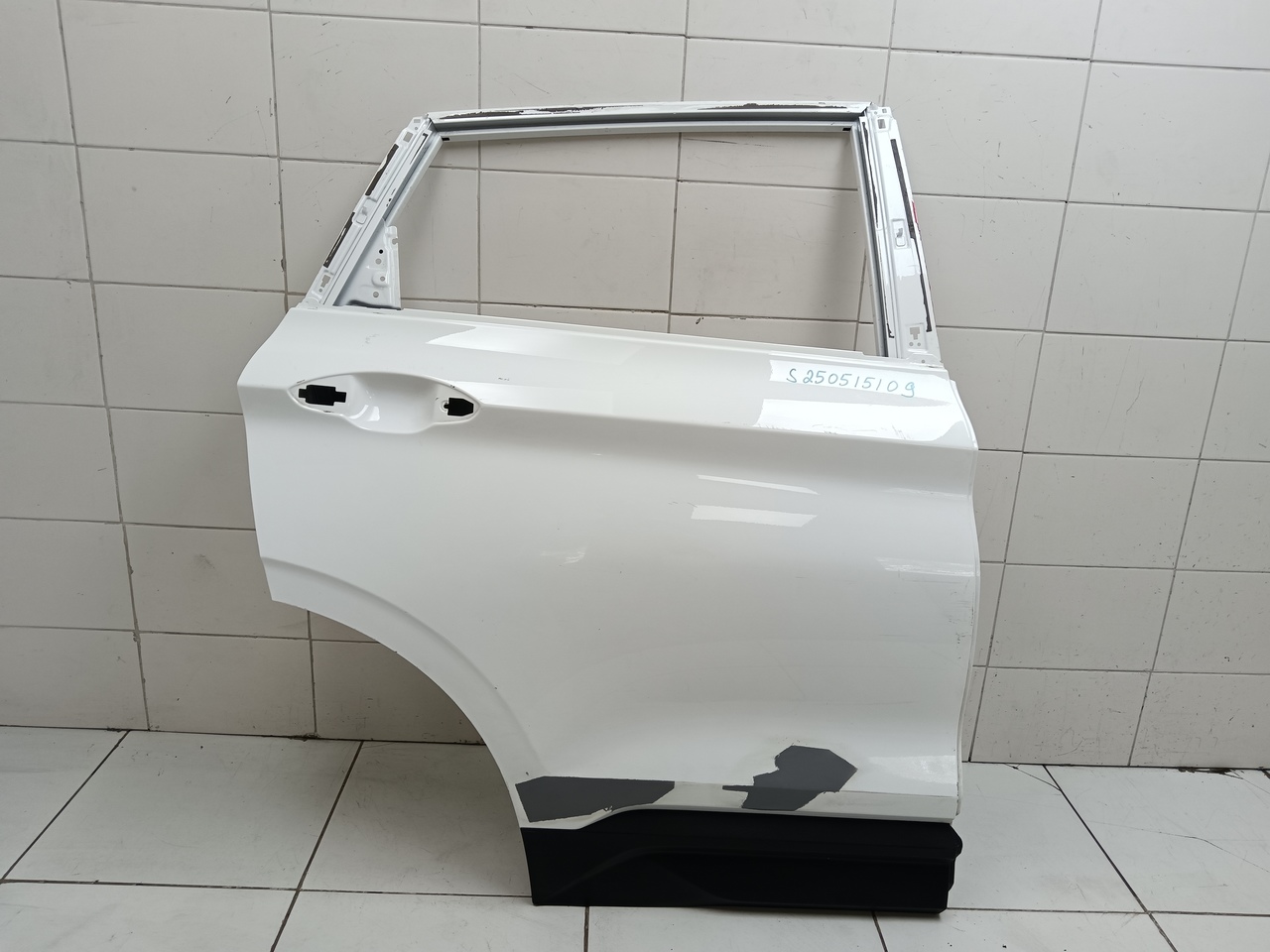 Дверь задняя правая на Belgee X50 2019> / Geely Coolray 2019>