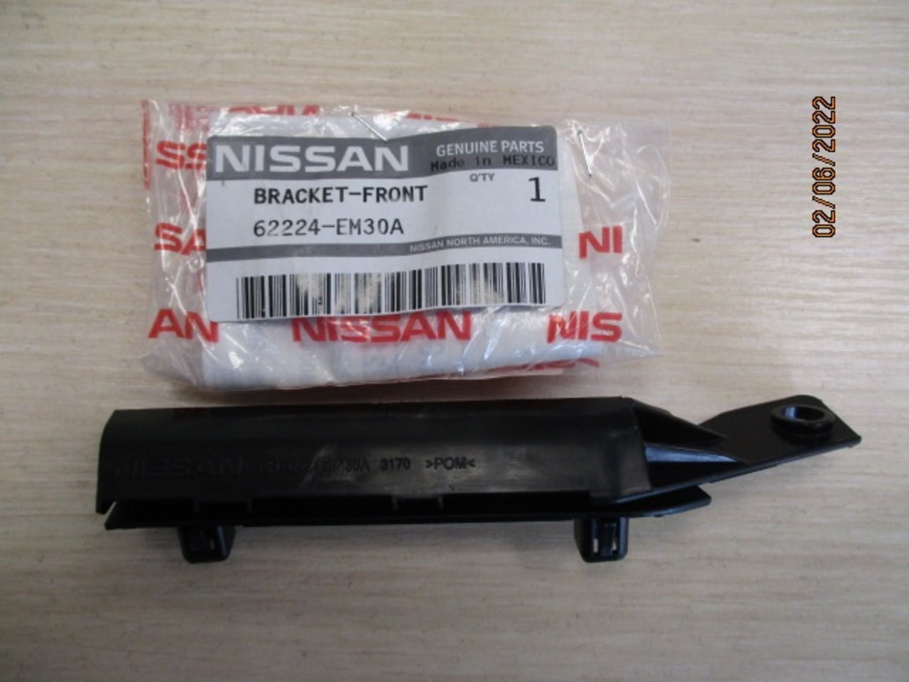 Кронштейн бампера переднего на Nissan Tiida (C11) 2007-2015