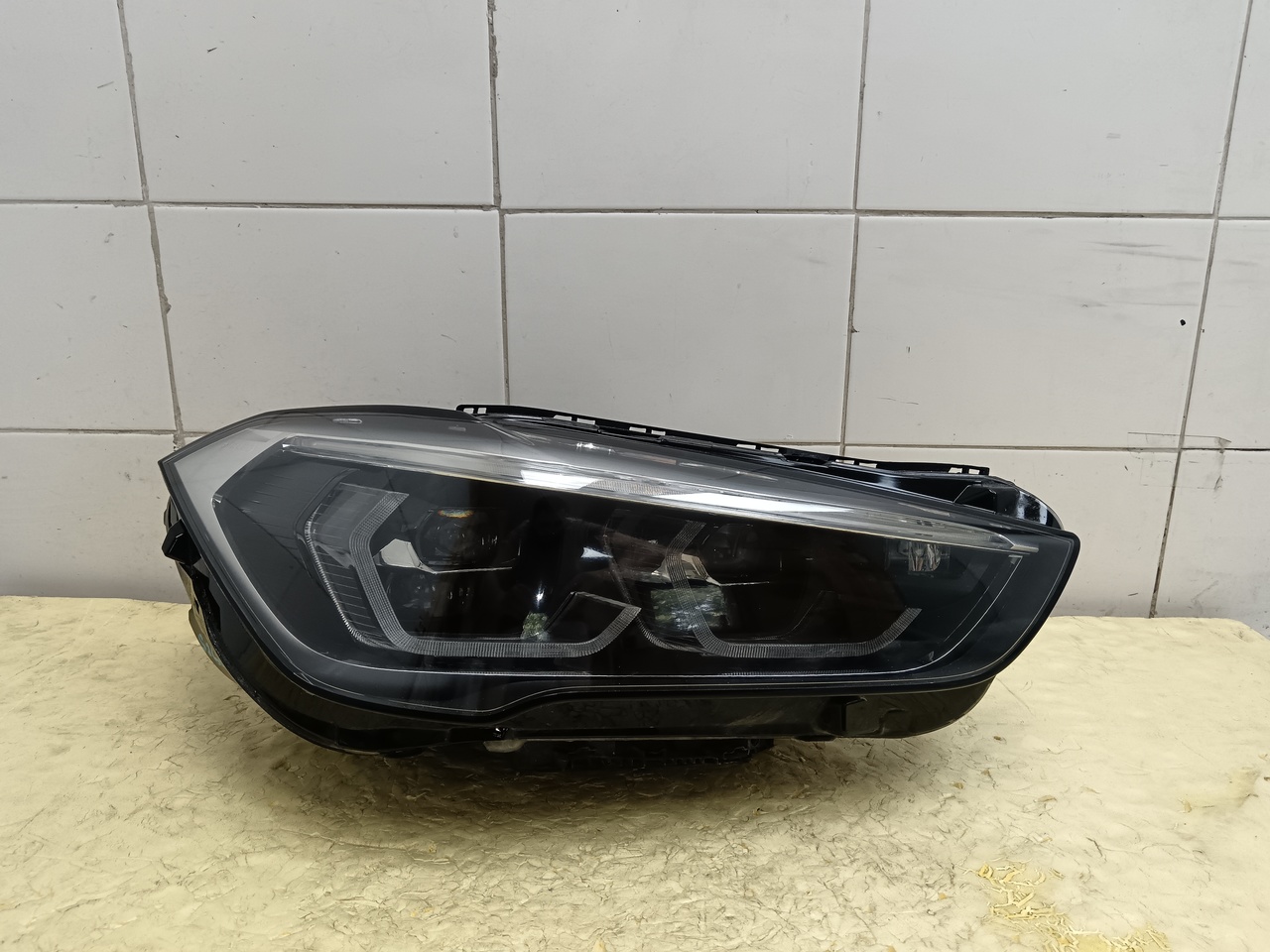 Фара правая на BMW X1 F48 2015-2023