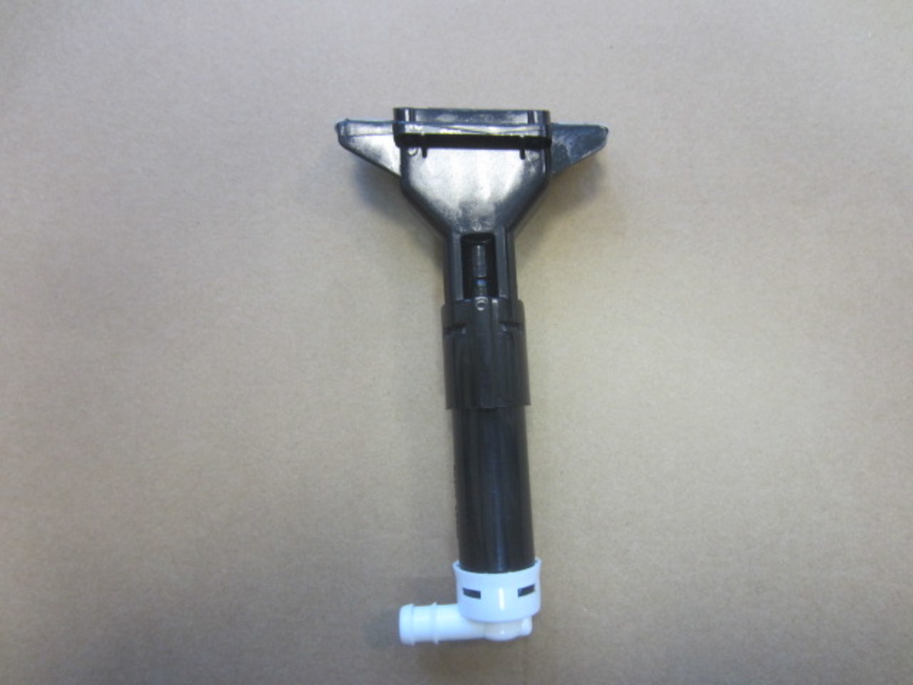 Форсунка омывателя фары на Honda Accord 8 2008-2013