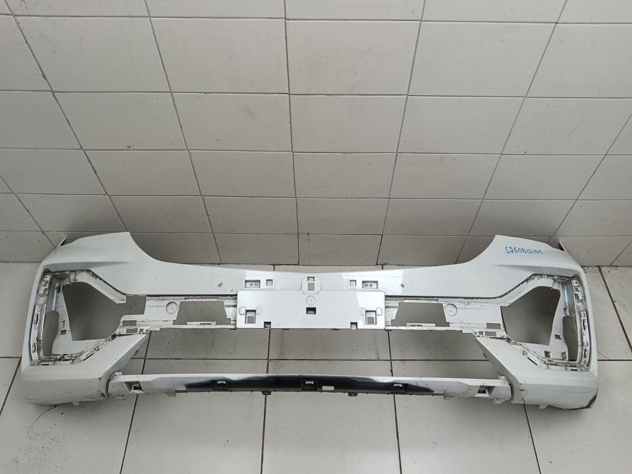 Бампер передний на Geely Monjaro 2021>