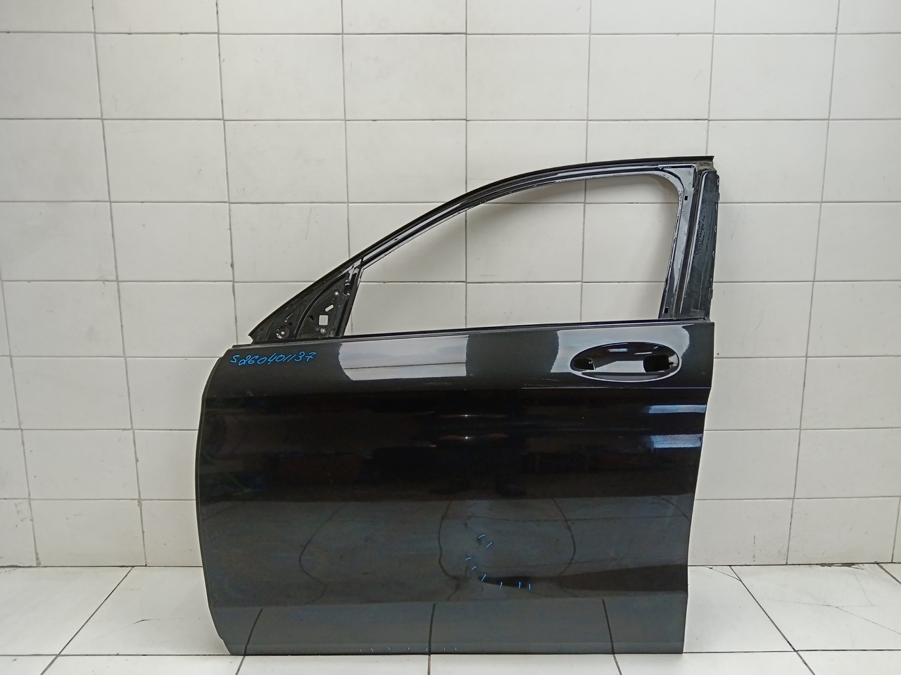 Дверь передняя левая на Mercedes Benz GLC Class C253 Coupe 2016-2023 / Mercedes Benz GLC Class X253 2015-2023