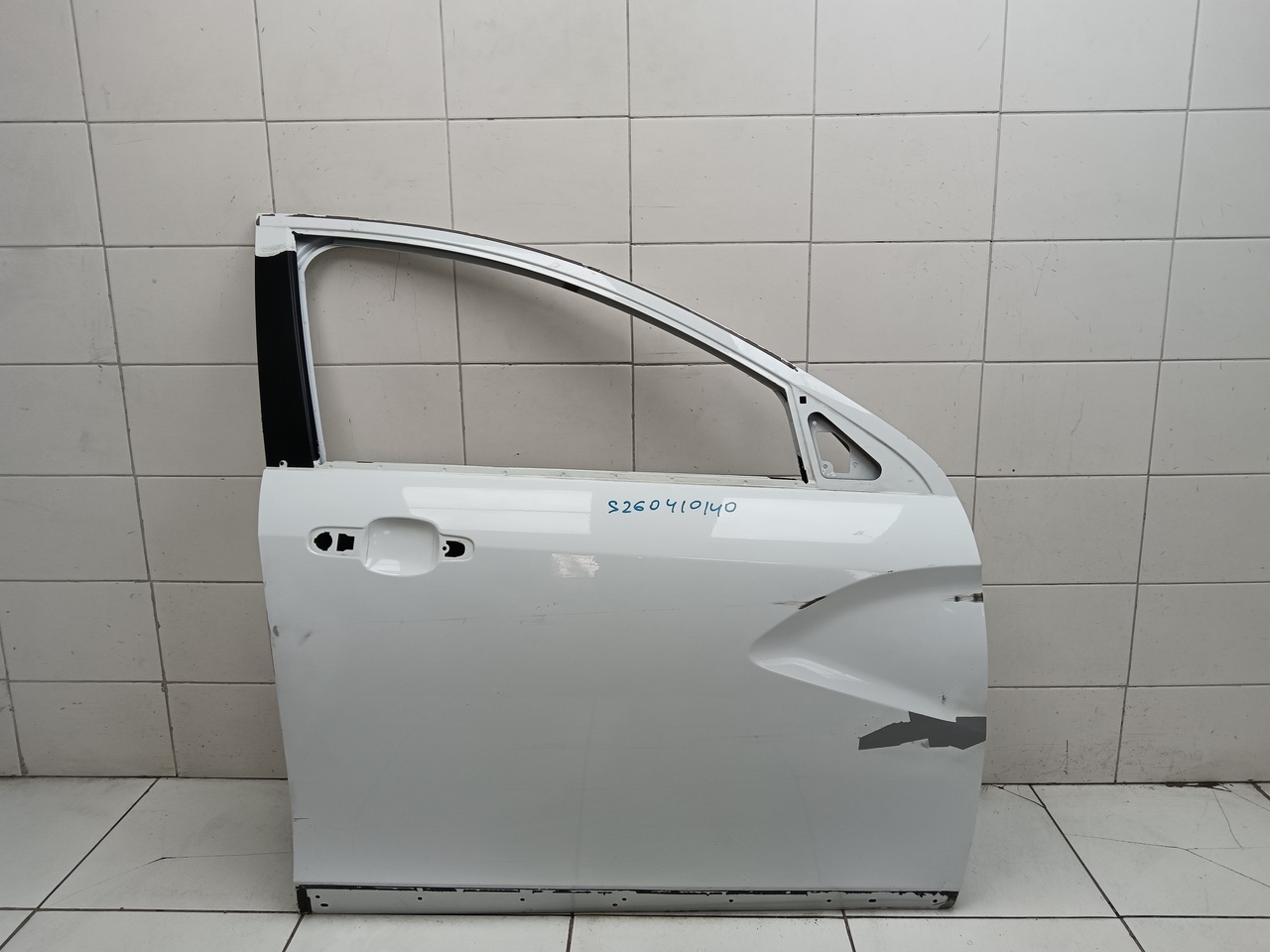 Дверь передняя правая на Lada Vesta 2015>