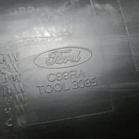 Обшивка двери на Ford Mondeo 4 2007-2015