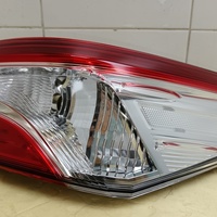 Фонарь задний наружный правый на Toyota Camry V70 2017>