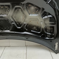 Капот на Ford Explorer 5 2010-2019