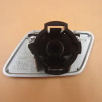 Крышка форсунки омывателя фары на Toyota Land Cruiser 120 / Prado 2002-2009