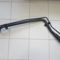 Горловина топливного бака на Toyota Land Cruiser 120 / Prado 2002-2009