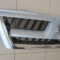Решетка радиатора на Mitsubishi Pajero / Montero 3 (V6, V7) 2000-2006