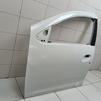 Дверь передняя левая на Renault Sandero 2 2014-2022 / Renault Logan 2 2014-2022