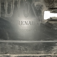 Бампер передний на Renault Sandero 2 2014-2022