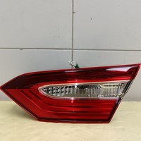Фонарь задний внутренний правый на Toyota Camry V70 2017>
