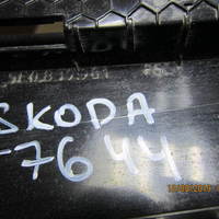 Накладка двери задней левой на Skoda Octavia (A7) 2013>