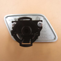 Крышка форсунки омывателя фары на Toyota Land Cruiser 120 / Prado 2002-2009