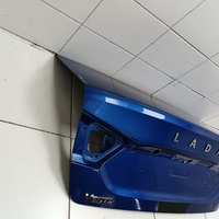 Крышка багажника на Lada Vesta 2015>