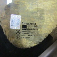 Стекло кузовное глухое левое на Ssang Yong Rexton 1 2001-2006