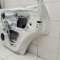 Дверь задняя правая на Toyota Land Cruiser 200 2008-2021