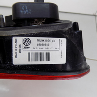Фонарь задний внутренний правый на VW Golf 6 2009-2012