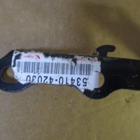 Петля капота на Toyota RAV 4 2000-2005