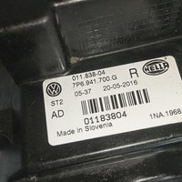 Фара противотуманная правая на VW Touareg 2 2010-2018