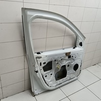 Дверь передняя левая на Renault Duster 1 2012-2021