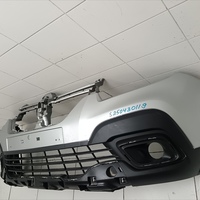 Бампер передний на Renault Sandero 2 2014-2022 / Renault Logan 2 2014-2022