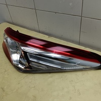 Фонарь задний наружный правый на Toyota Camry V70 2017>