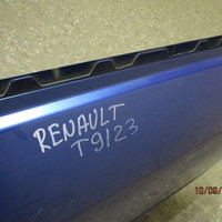 Дверь передняя правая на Renault Scenic 2003-2009