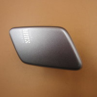 Крышка форсунки омывателя фары на Toyota Land Cruiser 120 / Prado 2002-2009