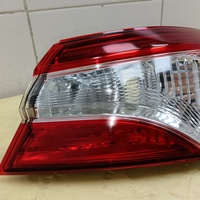 Фонарь задний наружный правый на Toyota Camry V70 2017>