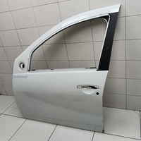Дверь передняя левая на Renault Duster 1 2012-2021