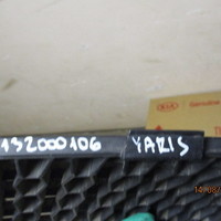 Решетка радиатора на Toyota Yaris 2005-2011