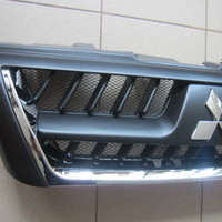 Решетка радиатора на Mitsubishi Pajero / Montero 3 (V6, V7) 2000-2006