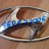 Эмблема на Hyundai Solaris 2010>